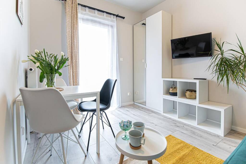 Apartamento Apartament With Garden Bezplatny Parking !!! Cracovia Exterior foto